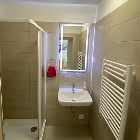 Apartman Cirkalo Ezuestpart *