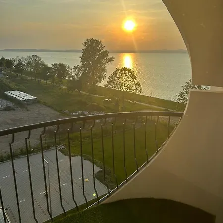 Cirkalo Ezuestpart Apartament Siófok