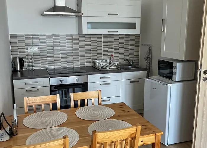 Cirkalo Ezuestpart Appartement *